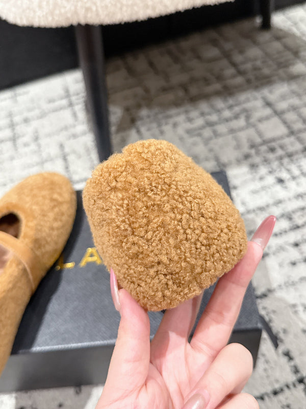 Alaia 2025 Ballet Flat Camel Wool 558647