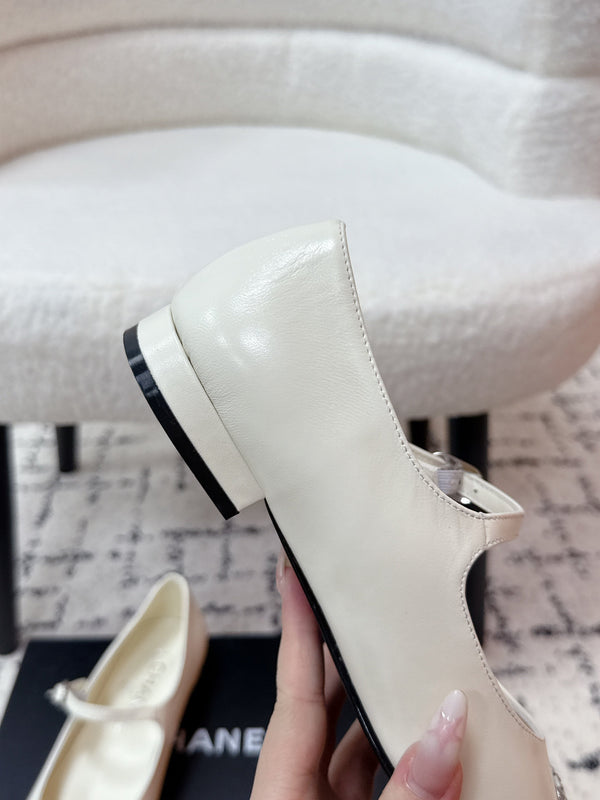 CC 25B MaryJane Shoes Black White Sheepskin