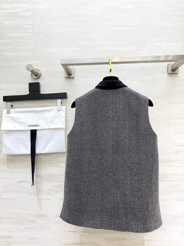 CC 26S Tweed Sleeveless Polo Top 428169