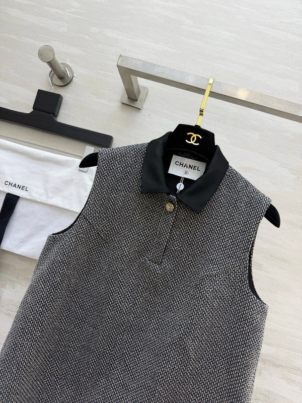 CC 26S Tweed Sleeveless Polo Top 428169