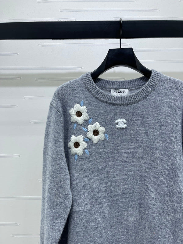 Chanel Floral Patterns Gray Sweater Embroidered 340998