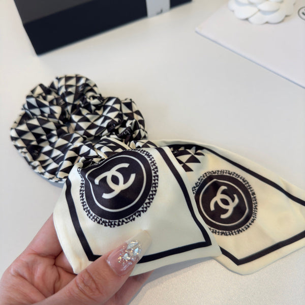 CC 26s Black White Scrunchie 275557