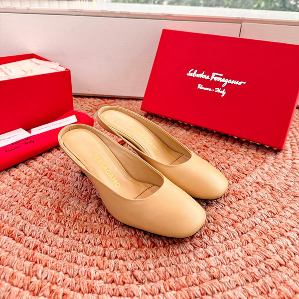 Ferragamo Salvatore Mule Beige Sheepskin 760453