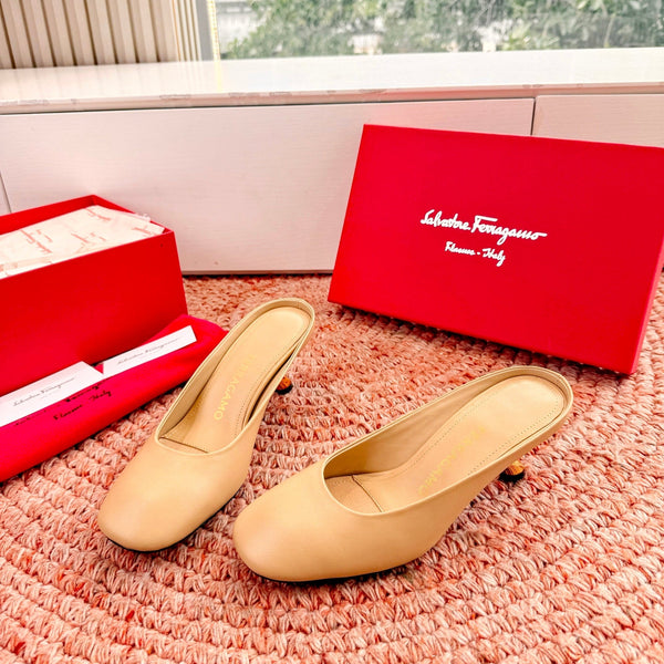 Ferragamo Salvatore Mule Beige Sheepskin 760453
