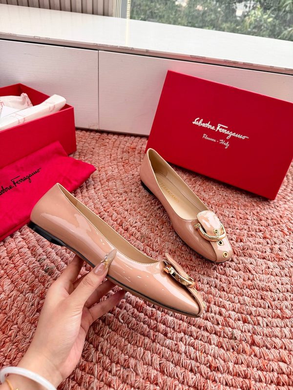 Ferragamo Gancini Ballet Flat Light Pink Patent Leather 760471