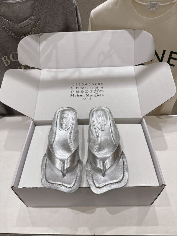 MM High-Heeled Flip-Flops Sliver Cowhide 896511