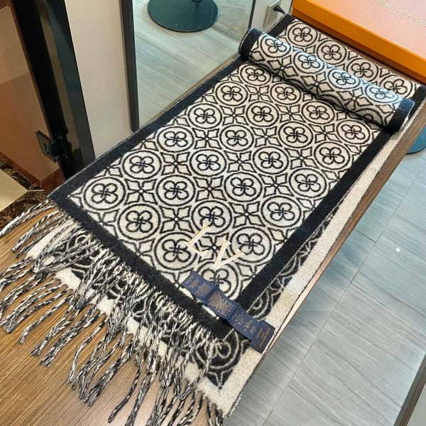 LV 25s Scarf 200cm Black White Woolen 973137