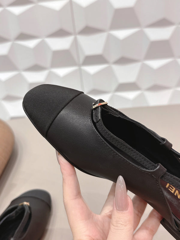 CC 26s Round-Toe Open-Back Flats Black Fabric Leather 613254