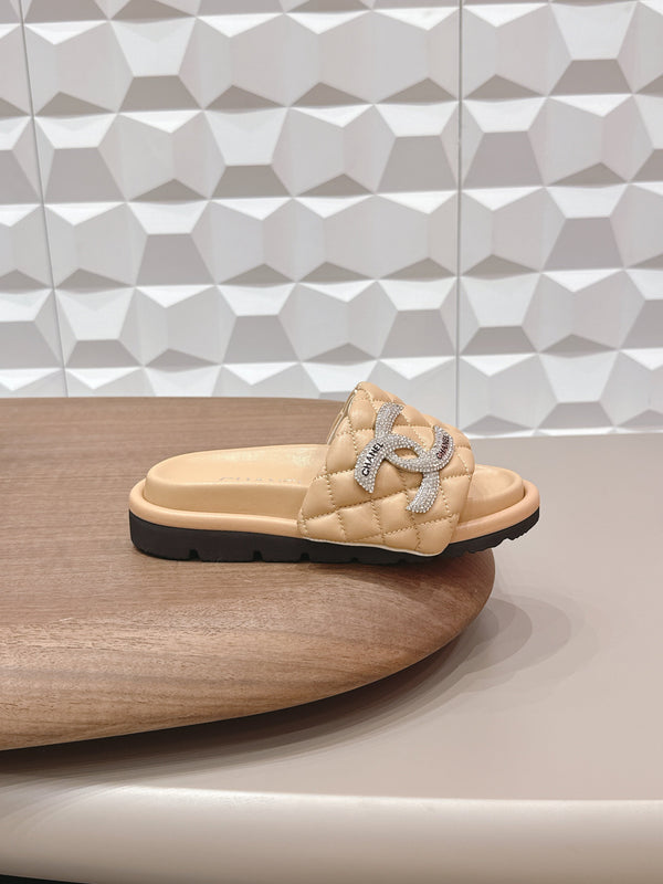 CC 26s Sandals Double C Buckle Beige Quilted Leather 613269
