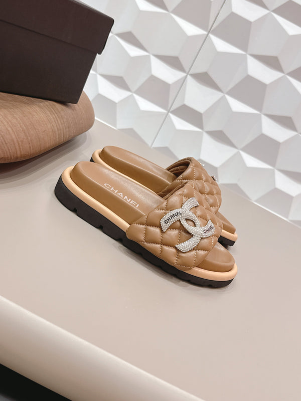 CC 26s Sandals Double C Buckle Brown Quilted Leather 613268