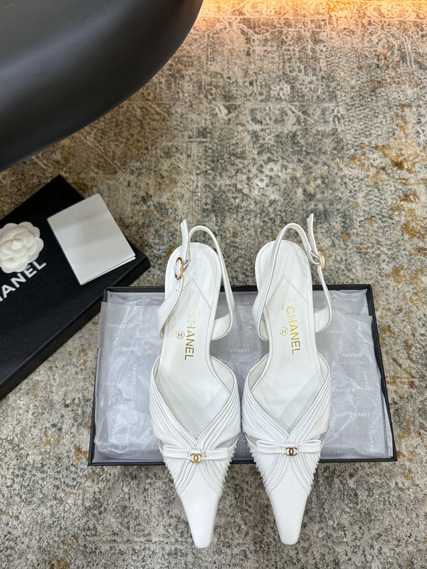 CC 26 𝑭𝑾 Pointed Toe Back Strap Slingback 6.5cm White Sheepskin 892576