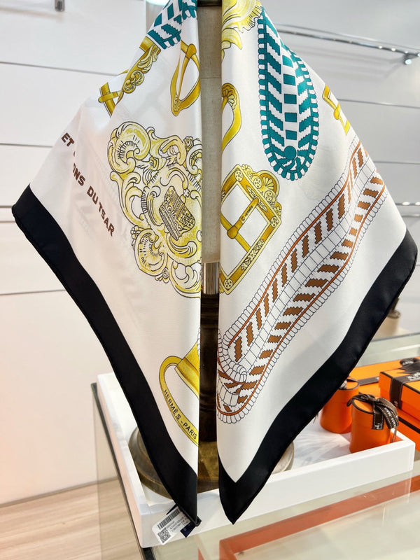 HM 26s Printed Square Scarf 88 In Silk 309939