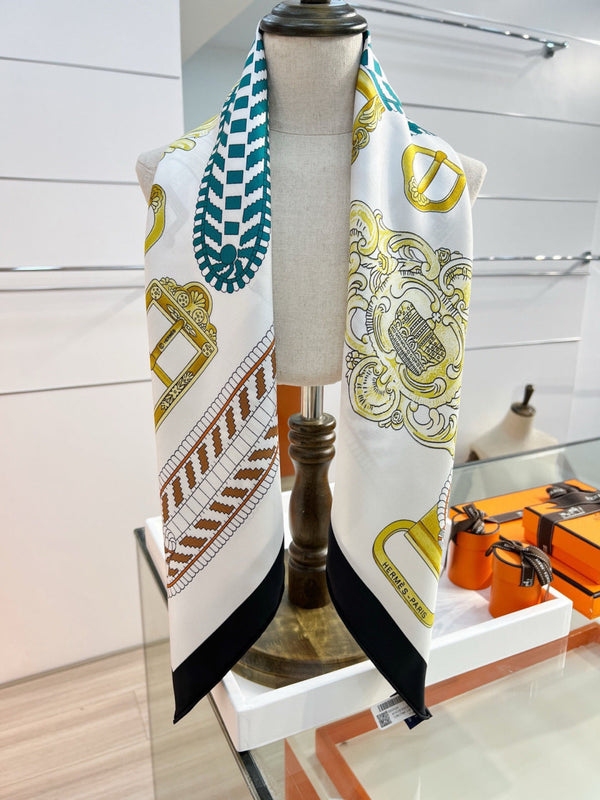 HM 26s Printed Square Scarf 88 In Silk 309939
