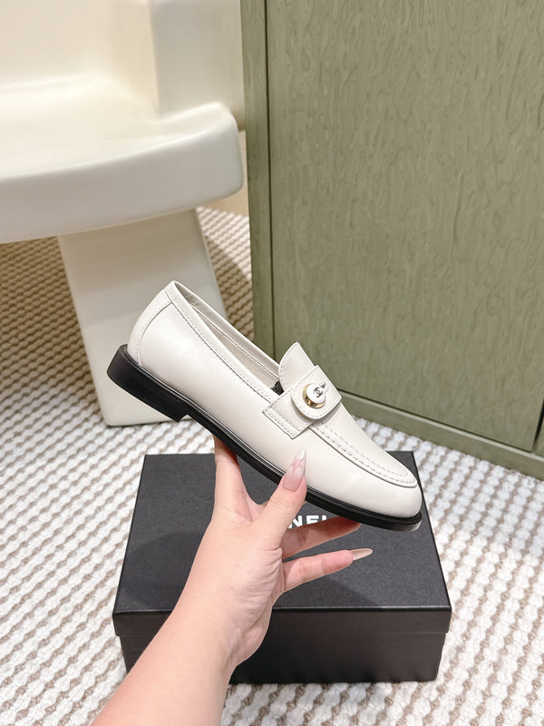CC 26SS Loafers 3cm White Cowhide 653492