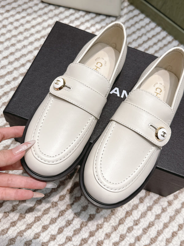 CC 26SS Loafers 3cm White Cowhide 653492