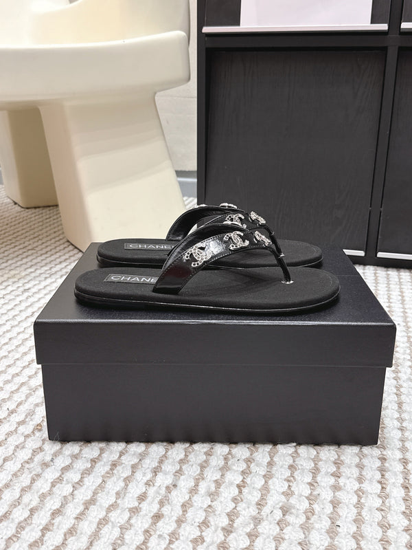 CC 26s Flip-Flop Black Sheepskin 632357
