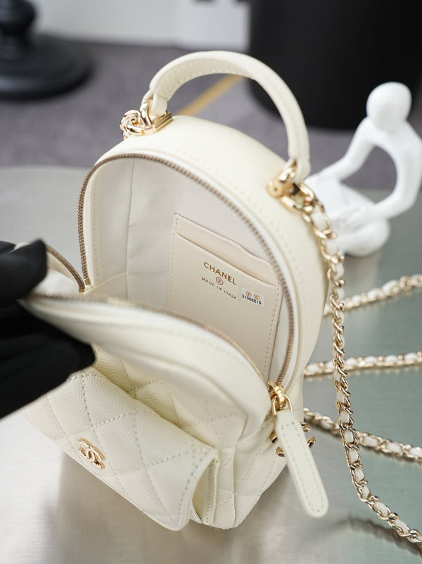 CC ๐จ๐ท๐๐๐๐ Mini Backpack White Caviar