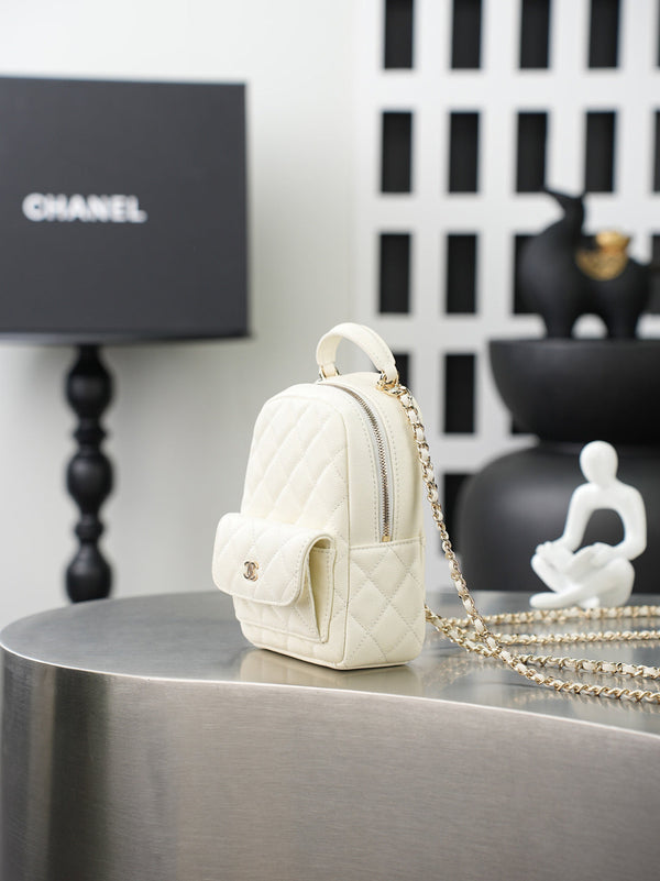 CC ๐จ๐ท๐๐๐๐ Mini Backpack White Caviar