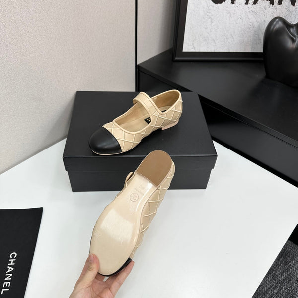 CC25 Mary Janes Beige Black Cowhide 352502