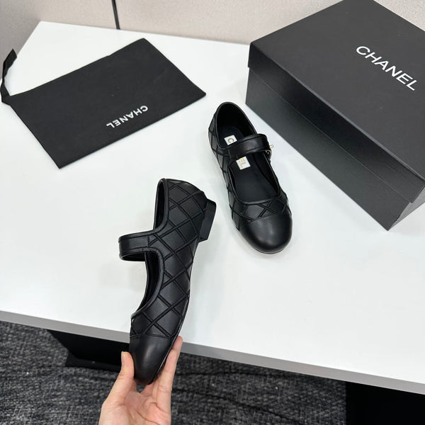 CC25 Mary Janes Black Cowhide 352503