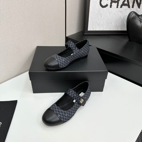 CC25 Mary Janes Black Fabric And Cowhide 352510