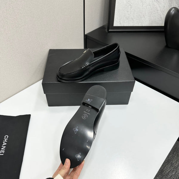 CC SS 2026 Pre Loafer Black Calfskin 630471