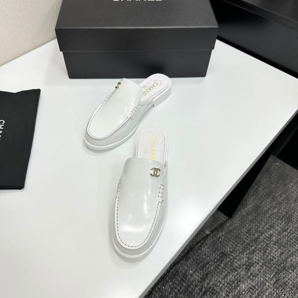 CC SS 2026 Pre Loafer Sandal White Calfskin 630478