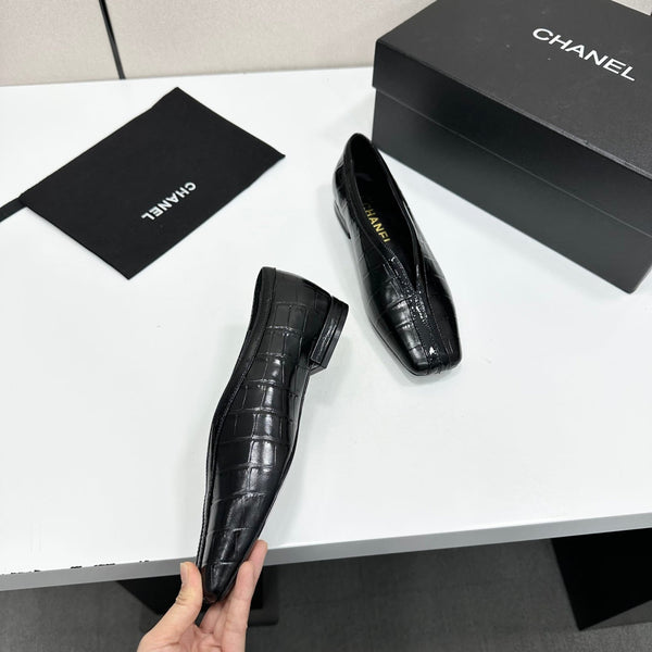 CC 26s Ballet Flats Black Glossy Crocodile Embossed Calfskin 743139