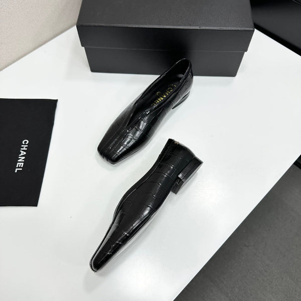CC 26s Ballet Flats Black Glossy Crocodile Embossed Calfskin 743139