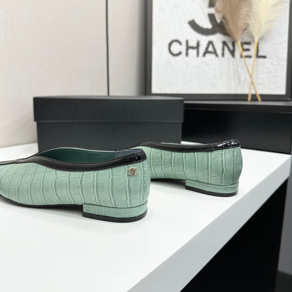 CC 26s Ballet Flats Light Green Glossy Crocodile Embossed Calfskin 743140