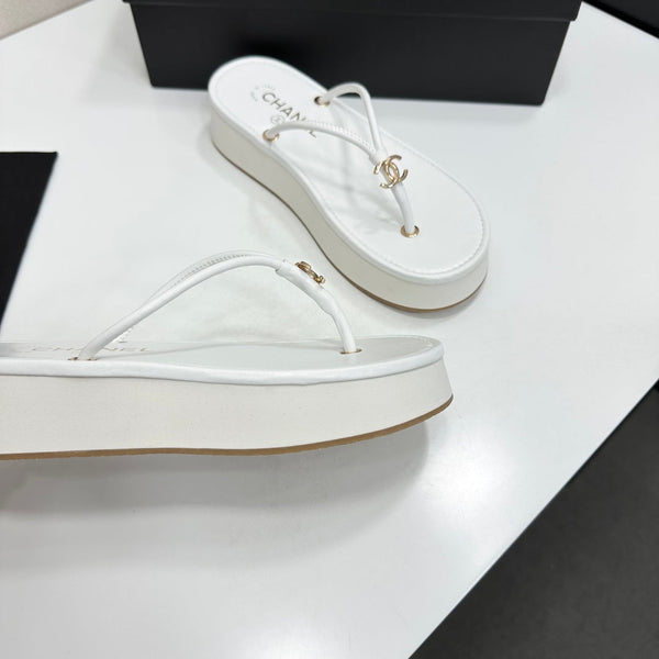 CC 26s Platform Thong Sandals White Lambskin 817608