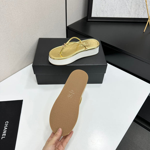 CC 26s Platform Thong Sandal Gold Metalic Lambskin 817600