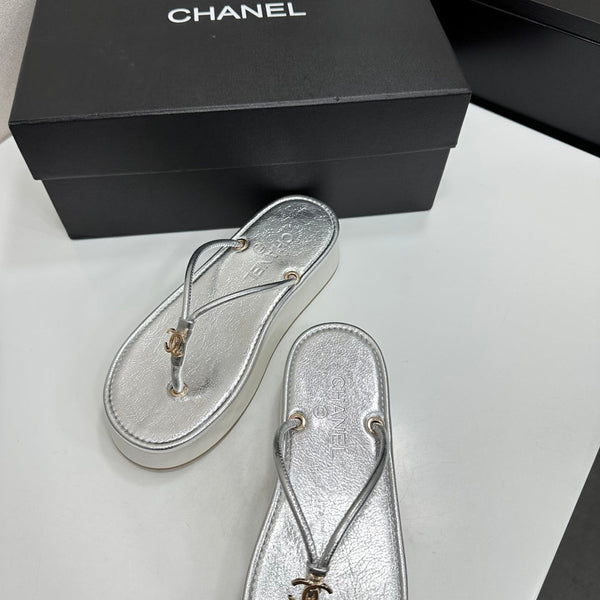 CC 26s Platform Thong Sandal Sliver Metalic Lambskin 817599
