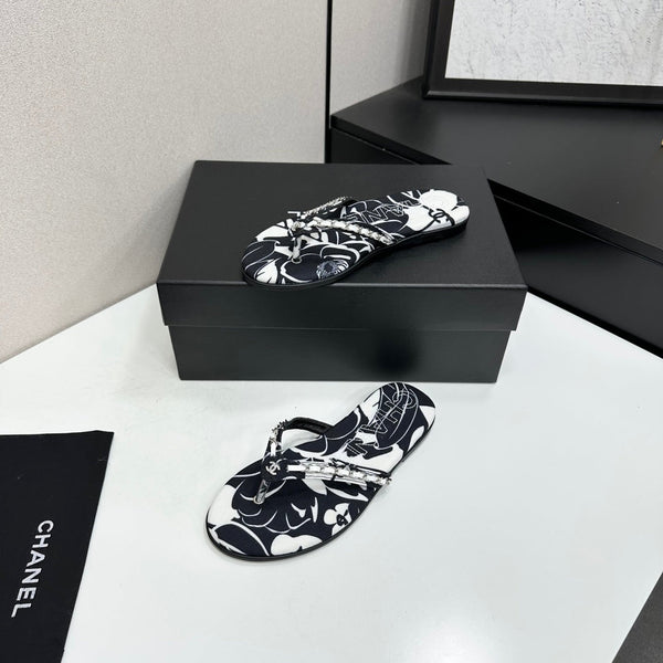 CC 26s Thong Sandals Black Floral Printed Satin 925644