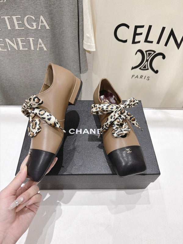 CC 26s Square-Toe Lace-Up Shoes with Leopard Print Scarf Black Beige Leather 946032