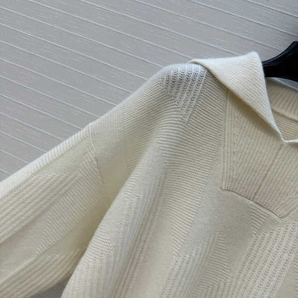 HM 25 White Cashmere Jacquard Sweater 02654