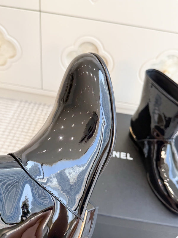 CC 26s Ankle Boots Black Patent Leather 122044
