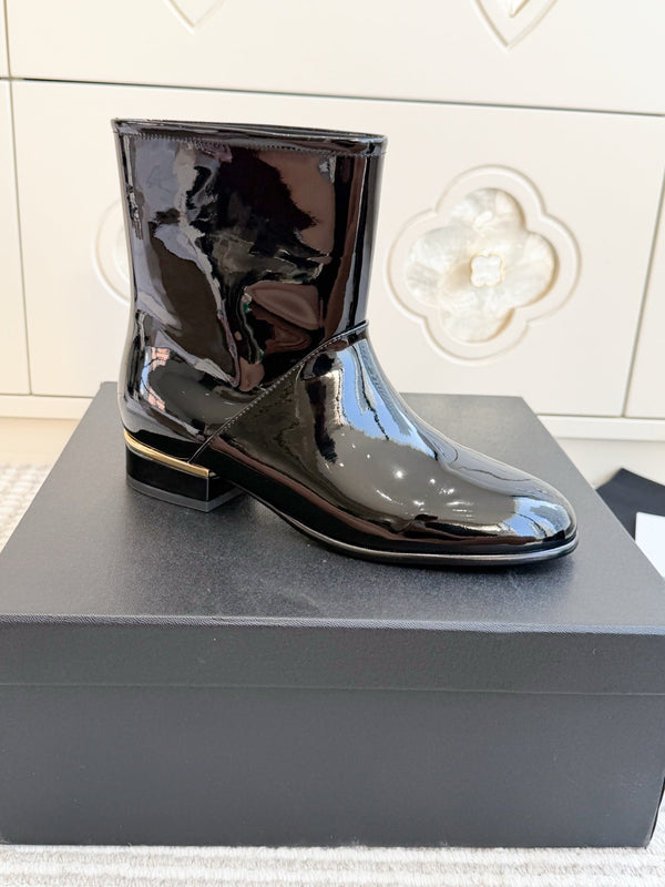 CC 26s Ankle Boots Black Patent Leather 122044