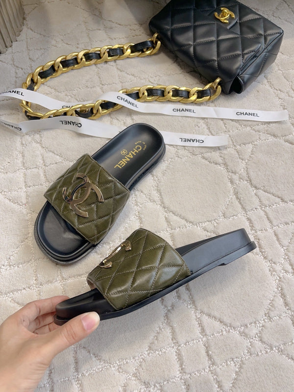 CC Logo Slide Black Olive Quited Lambskin 723795