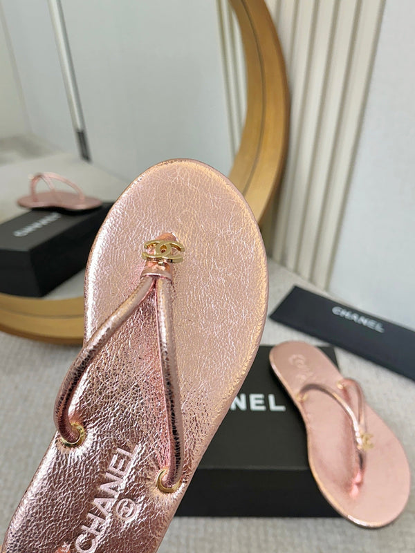 CC 2026 Thong Sandal Pink Metalic Calfskin 826475
