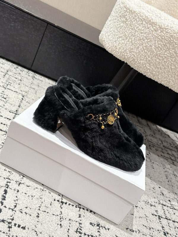 Chloe Covered Fur Slippers Black Wool 514327