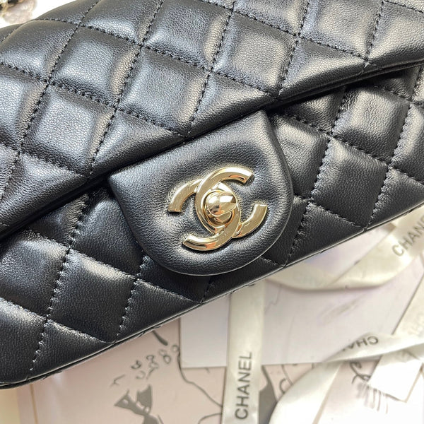 CC 26s Flap Bag 20 In Black Lambskin