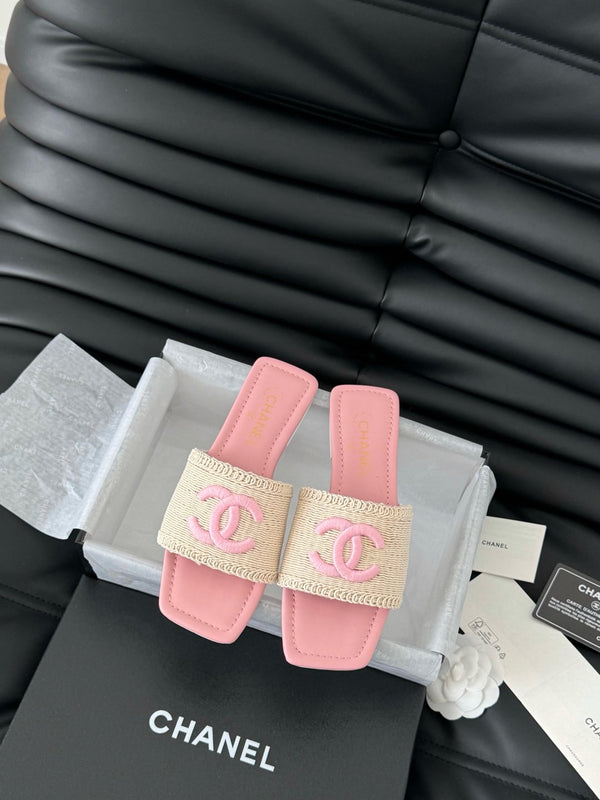WOVEN SLIDE IN RAFFIA AND LIGHT PINK LAMBSKIN