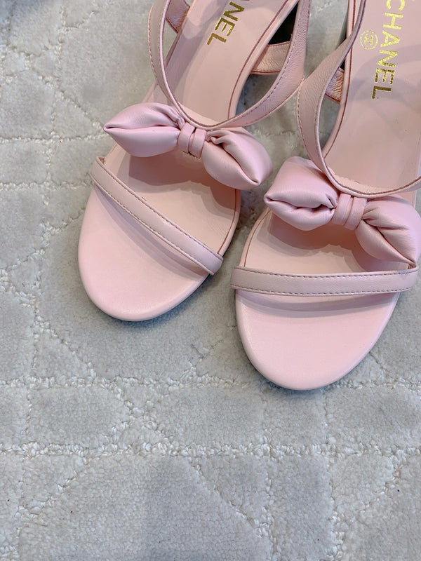 CC 26s Bow-Tie Sandals 6.5cm Light Pink Lambskin 906129