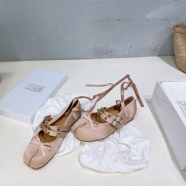 MM Strappy Split-Toe Ballerina Beige Satin 893692