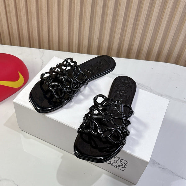 Petal Anagram Slide in Black Patent Calfskin 273744