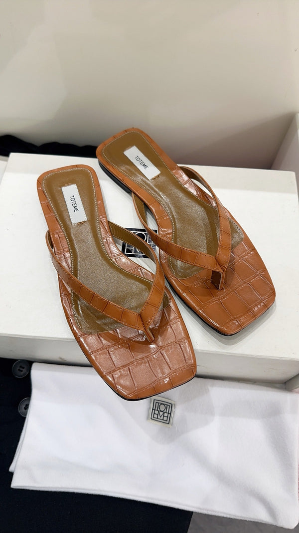 Toteme Thong Sandals Brown Croc-Effect Leather 751660