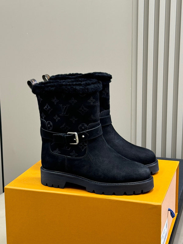 LV Territory Flat Ankle Boots Black Suede 542260