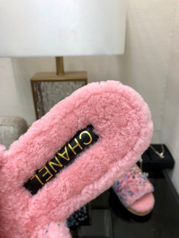 CC 26s Slippers Pink Mix Blue Red Fleece Wool 970120