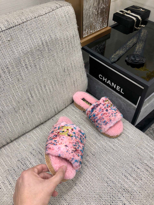 CC 26s Slippers Pink Mix Blue Red Fleece Wool 970120